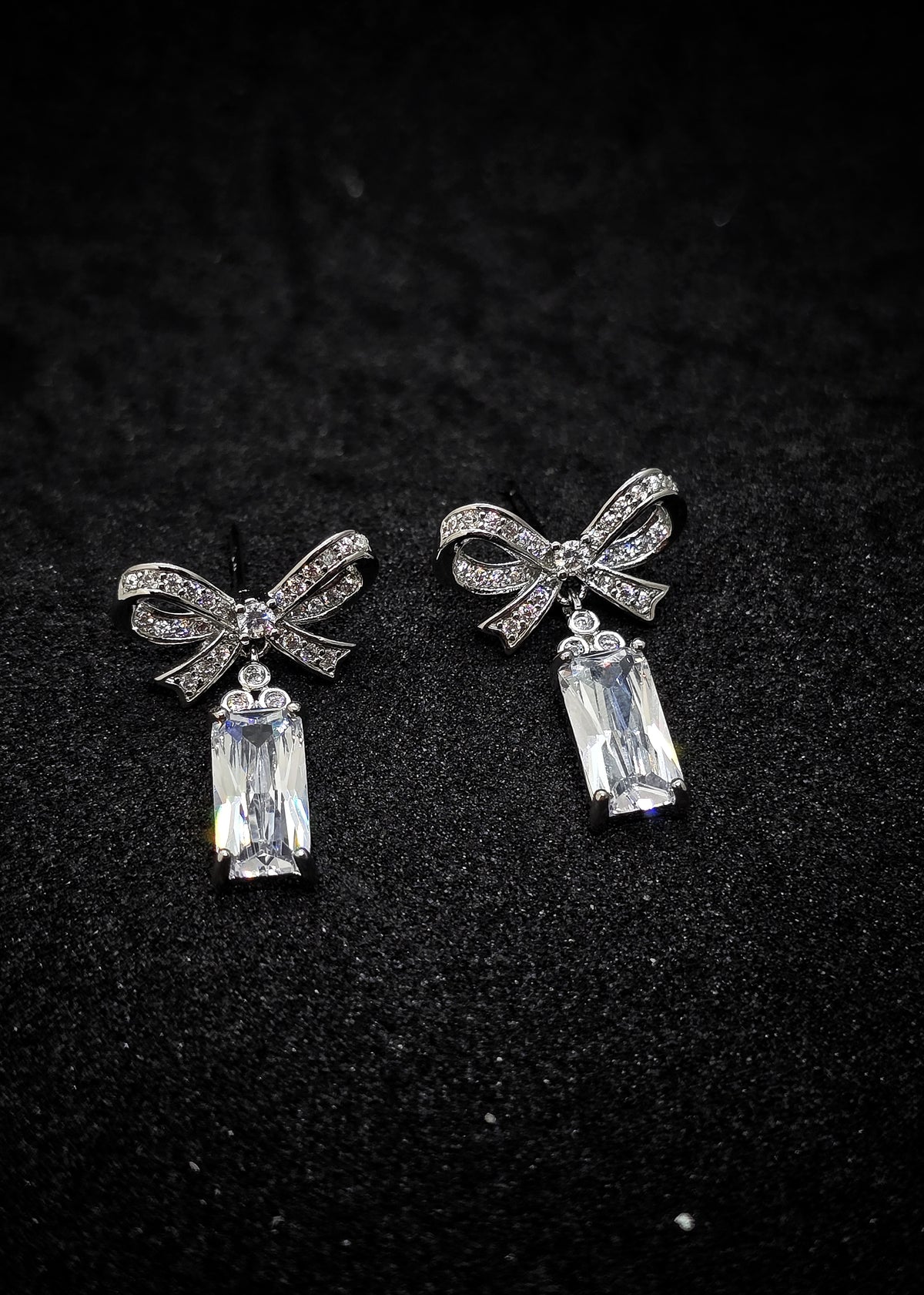 Adorniv Crystal Bow Drop Earrings – Silver Elegance