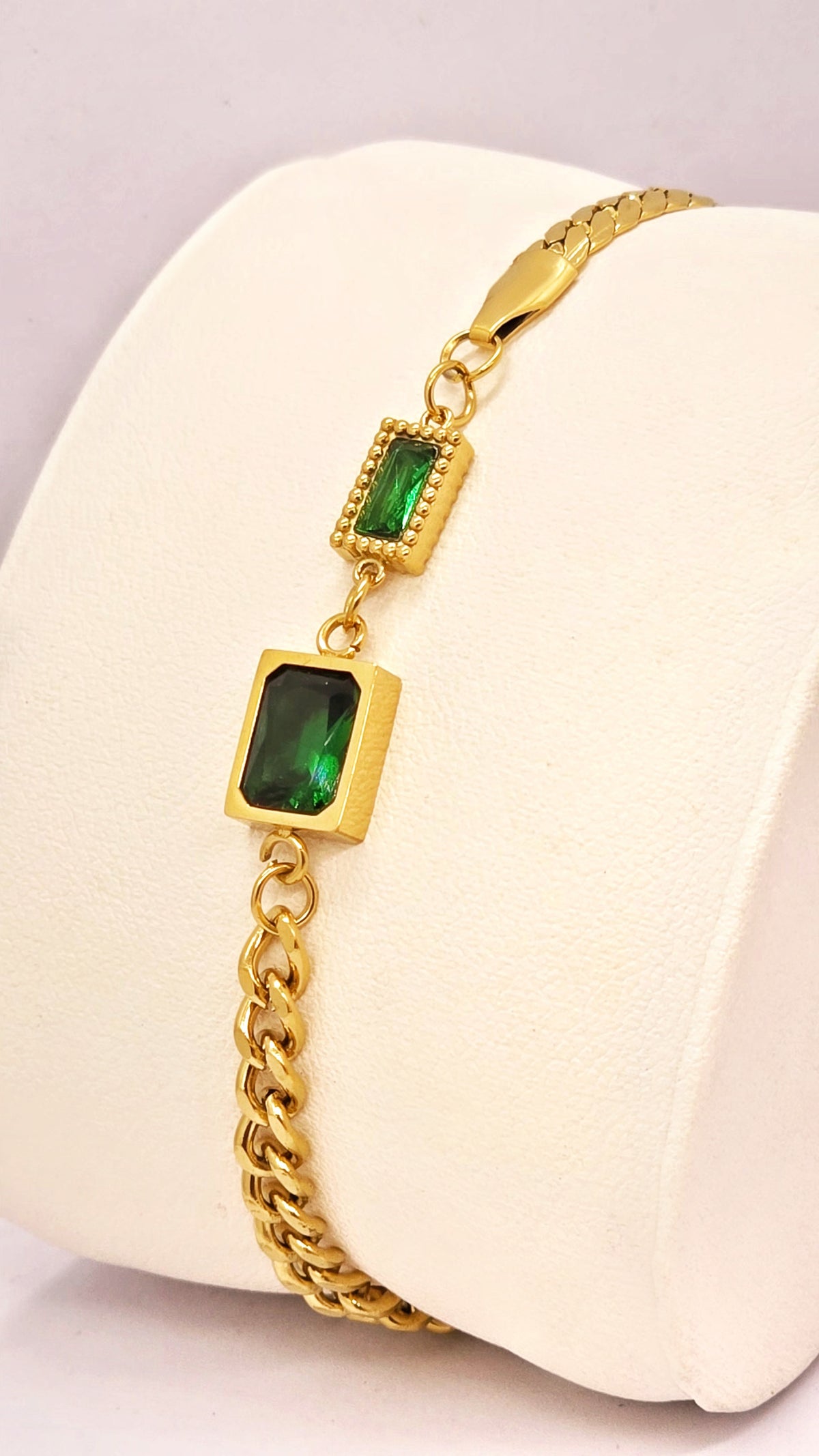 Adorniv Green Stone Link Chain Bracelet