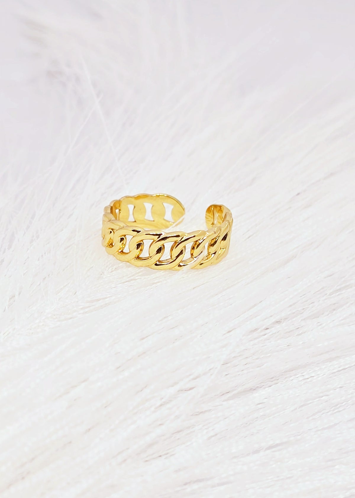 Adorniv Golden Chain Luxe Ring