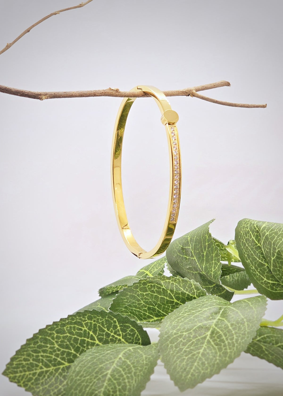 Adorniv Sleek Luxe Sparkle Bracelet