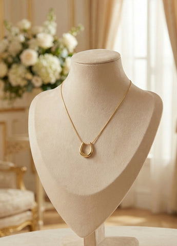 Pure Arc Gold Necklace