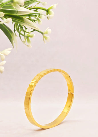 Adorniv Sleek Radiance Bracelet
