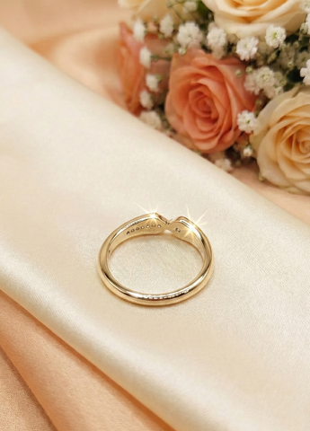 Elegance Chevron Gold Ring