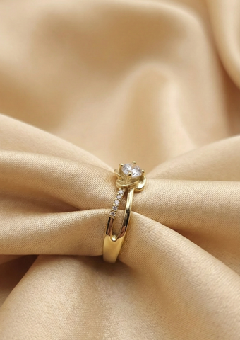 Gold-Tone Floral Solitaire Ring