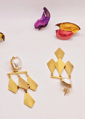 Adorniv Dazzle Rhombus Statement Earrings