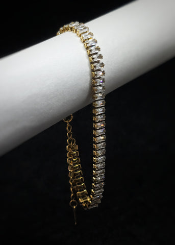 Adorniv Luxe Radiance Bracelet – Gold & Crystal Glam