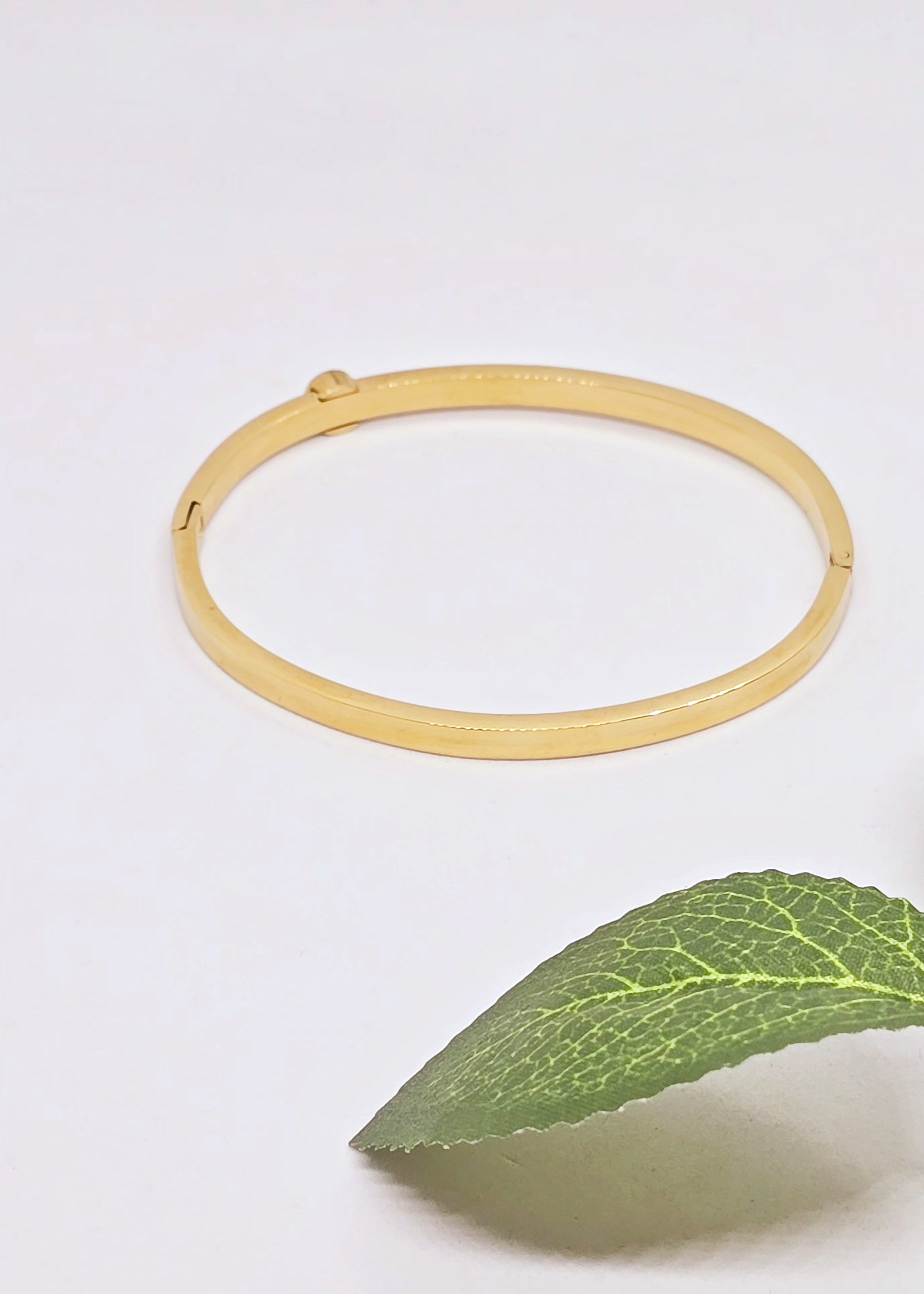 Adorniv Sleek Luxe Sparkle Bracelet