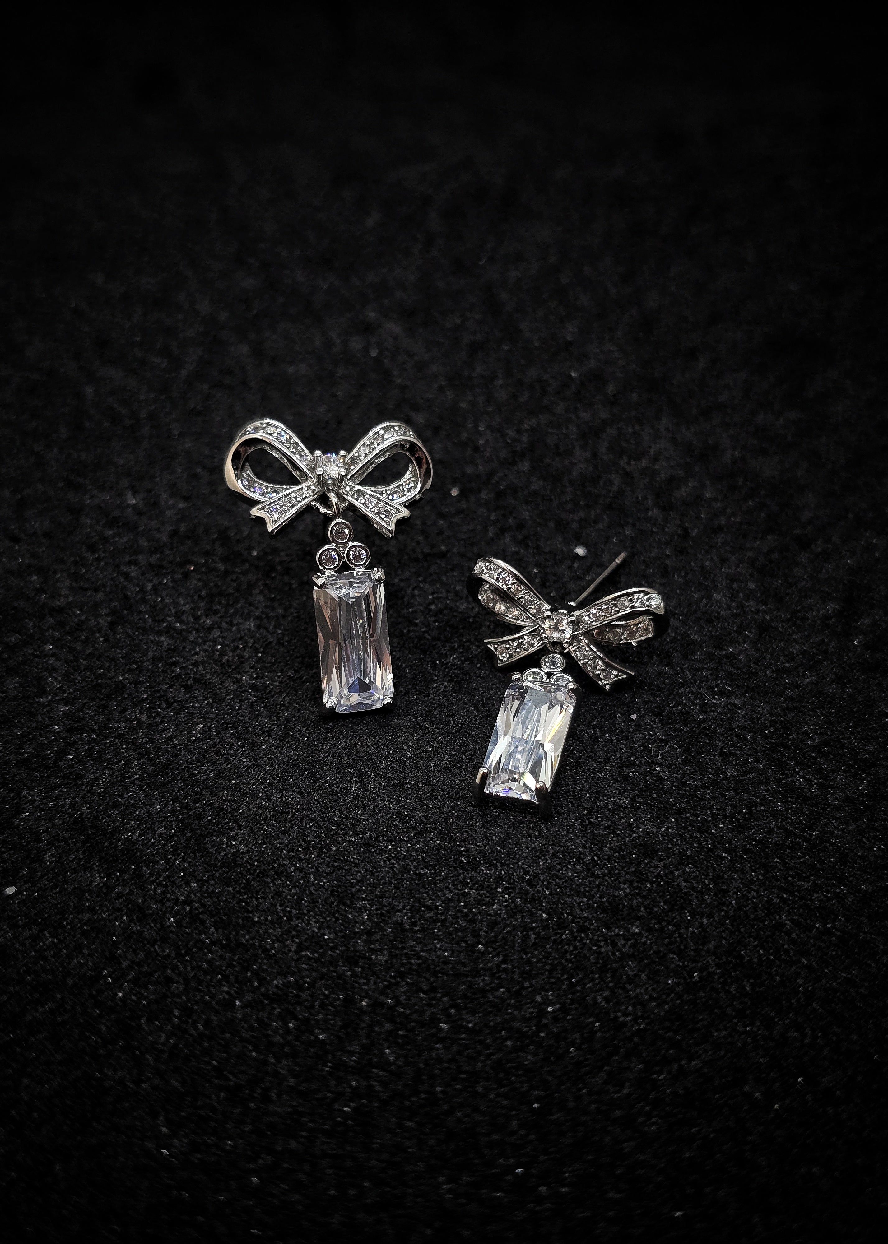 Adorniv Crystal Bow Drop Earrings – Silver Elegance