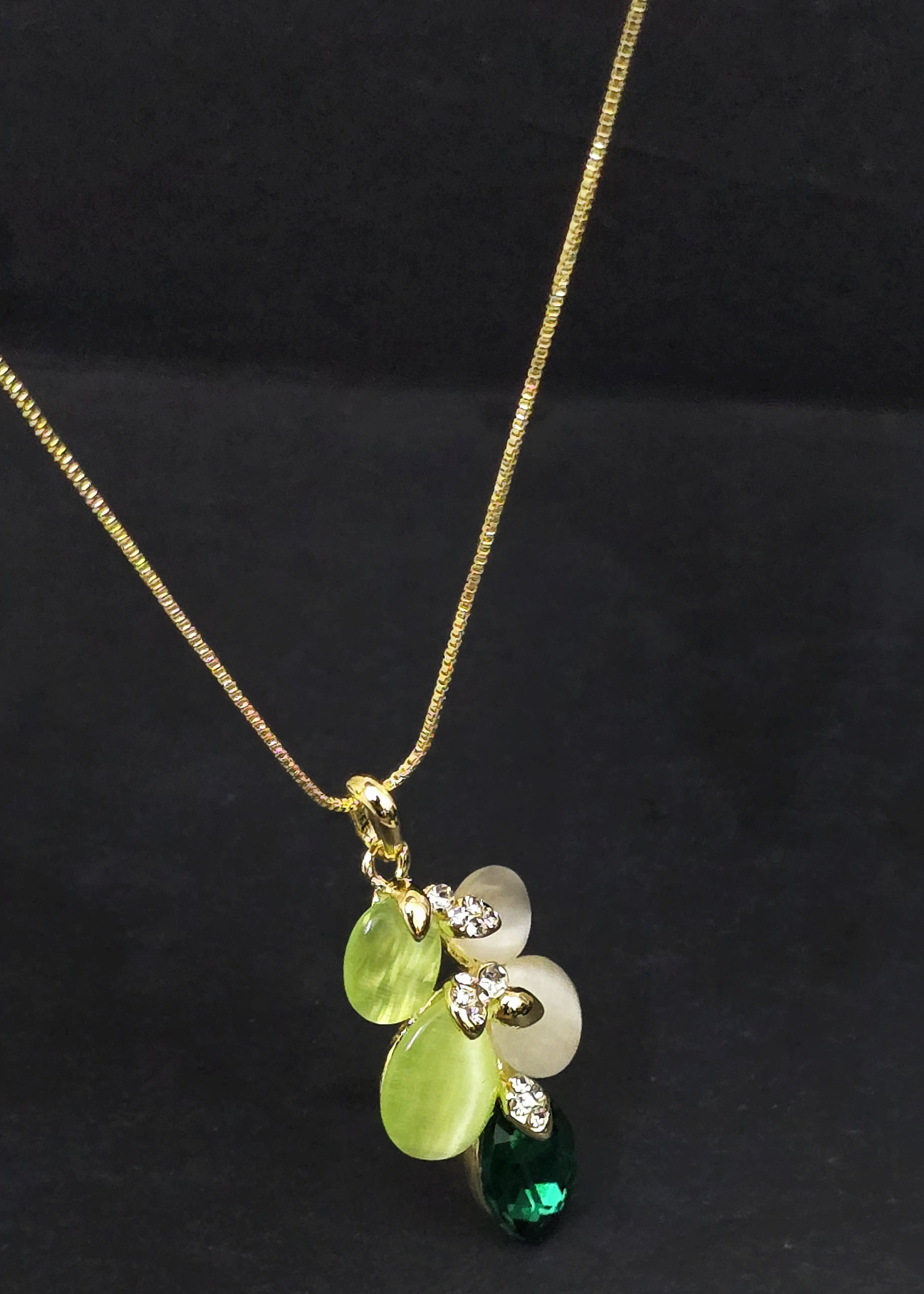 Adorniv Emerald Grace Jewelry Set