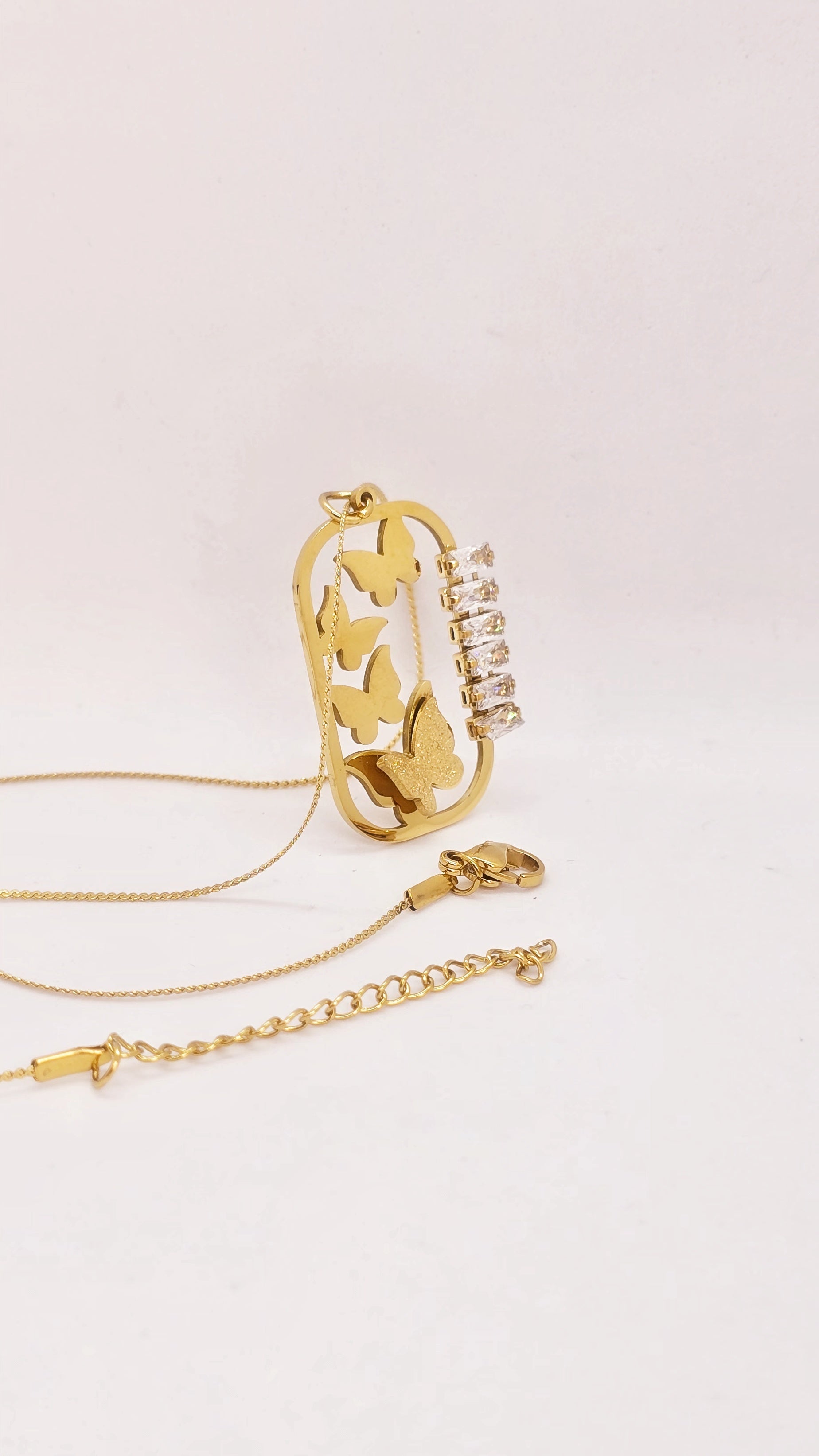 Adorniv Butterfly Reverie Pendant Necklace