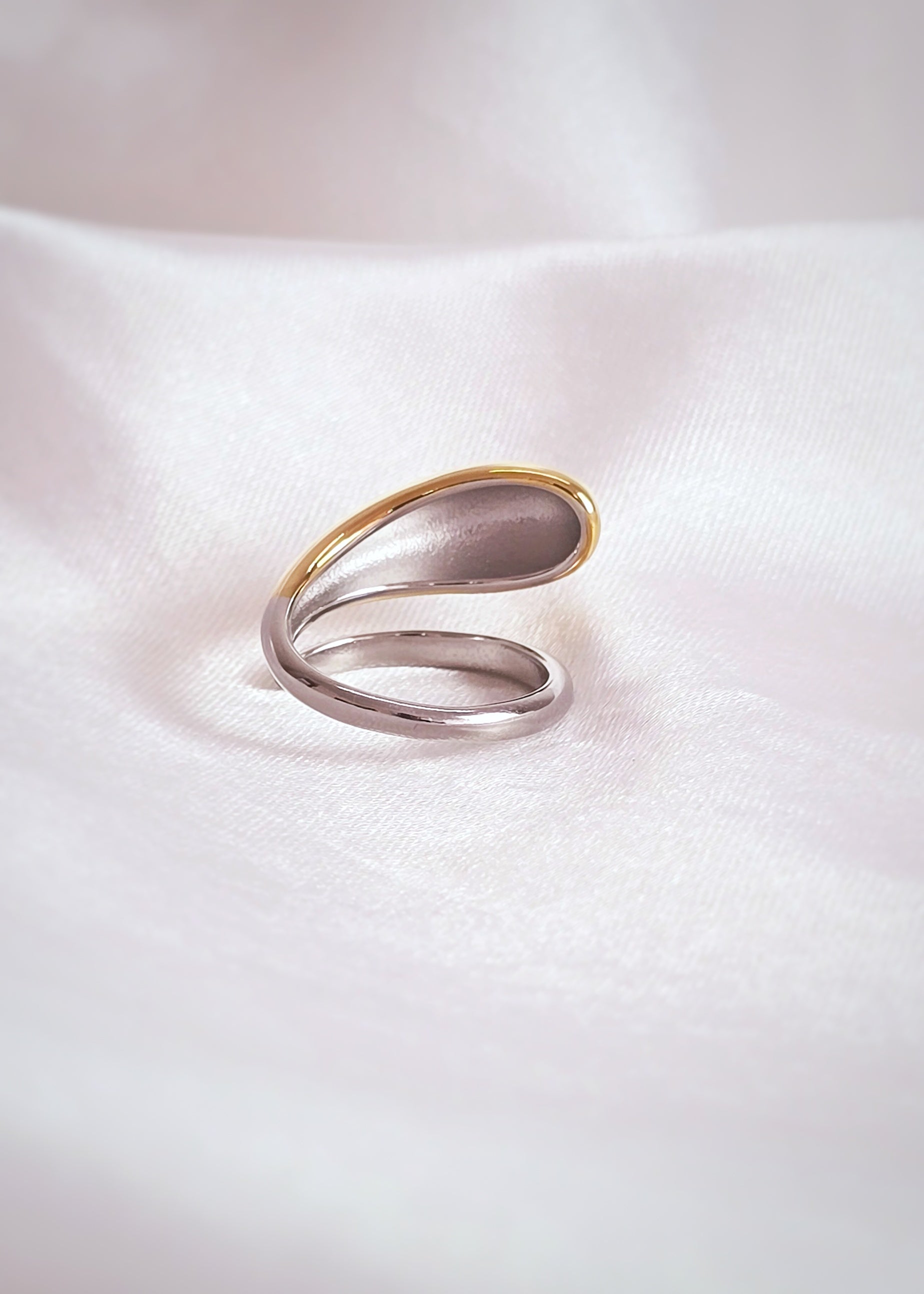Adorniv Dual Harmony Luxury Adjustable Ring