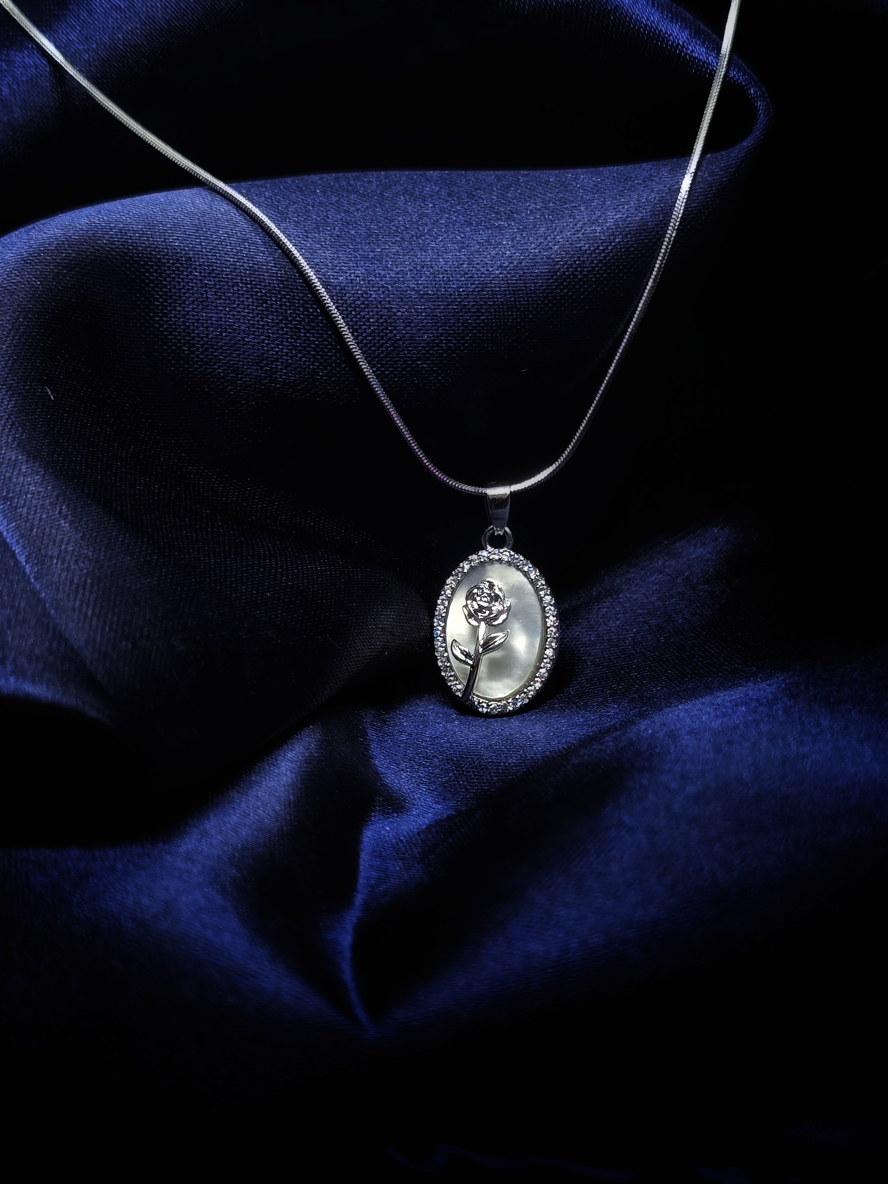 Adorniv Radiant Rose & Crystal Frame Necklace