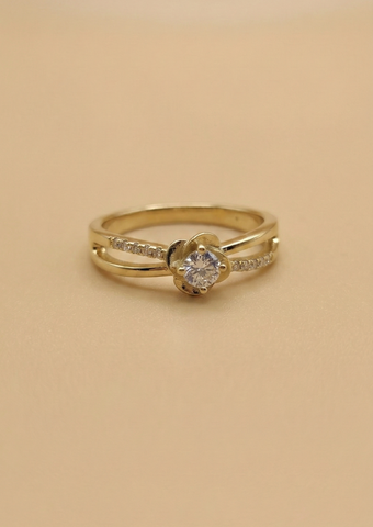Gold-Tone Floral Solitaire Ring