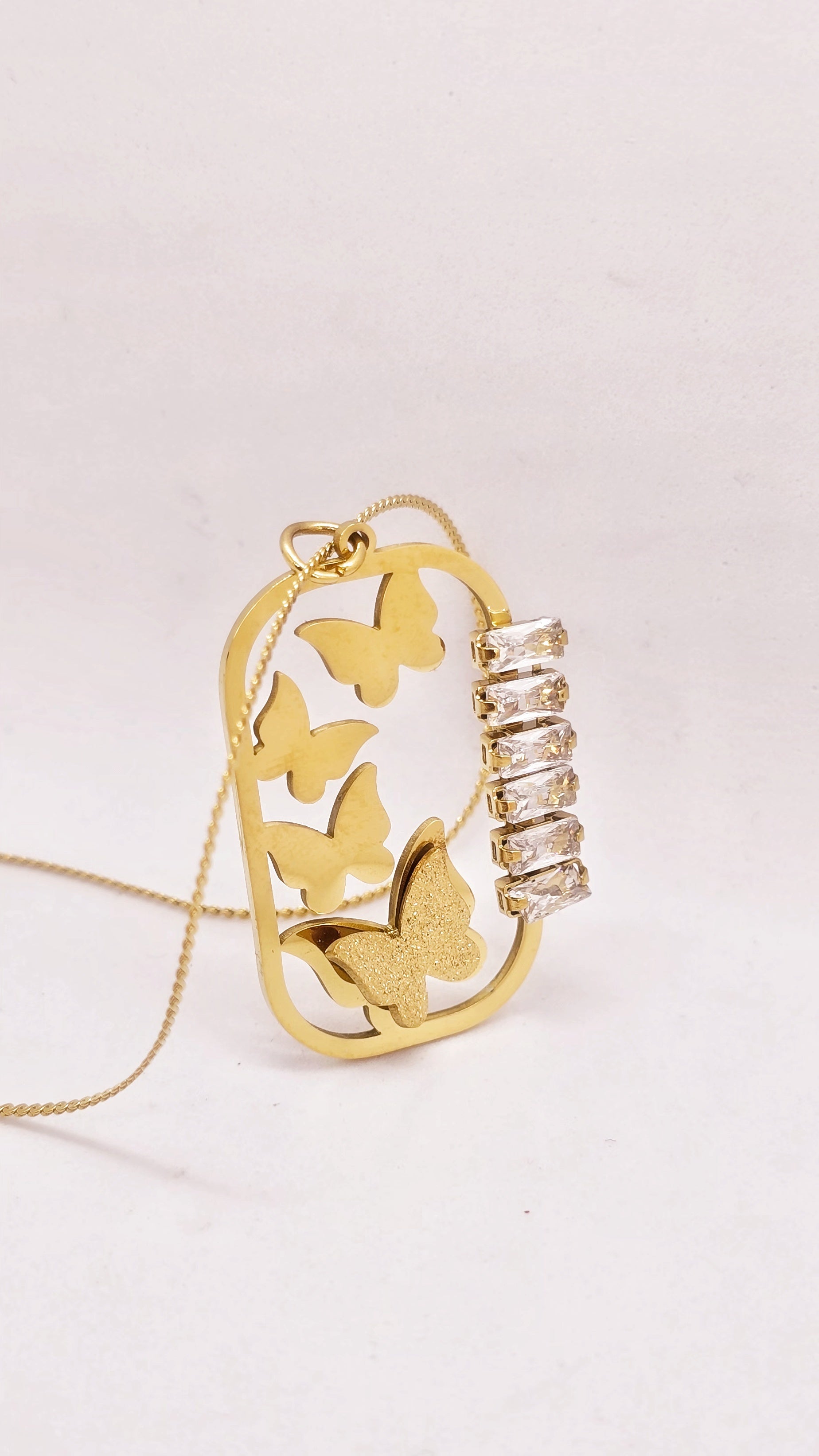 Adorniv Butterfly Reverie Pendant Necklace