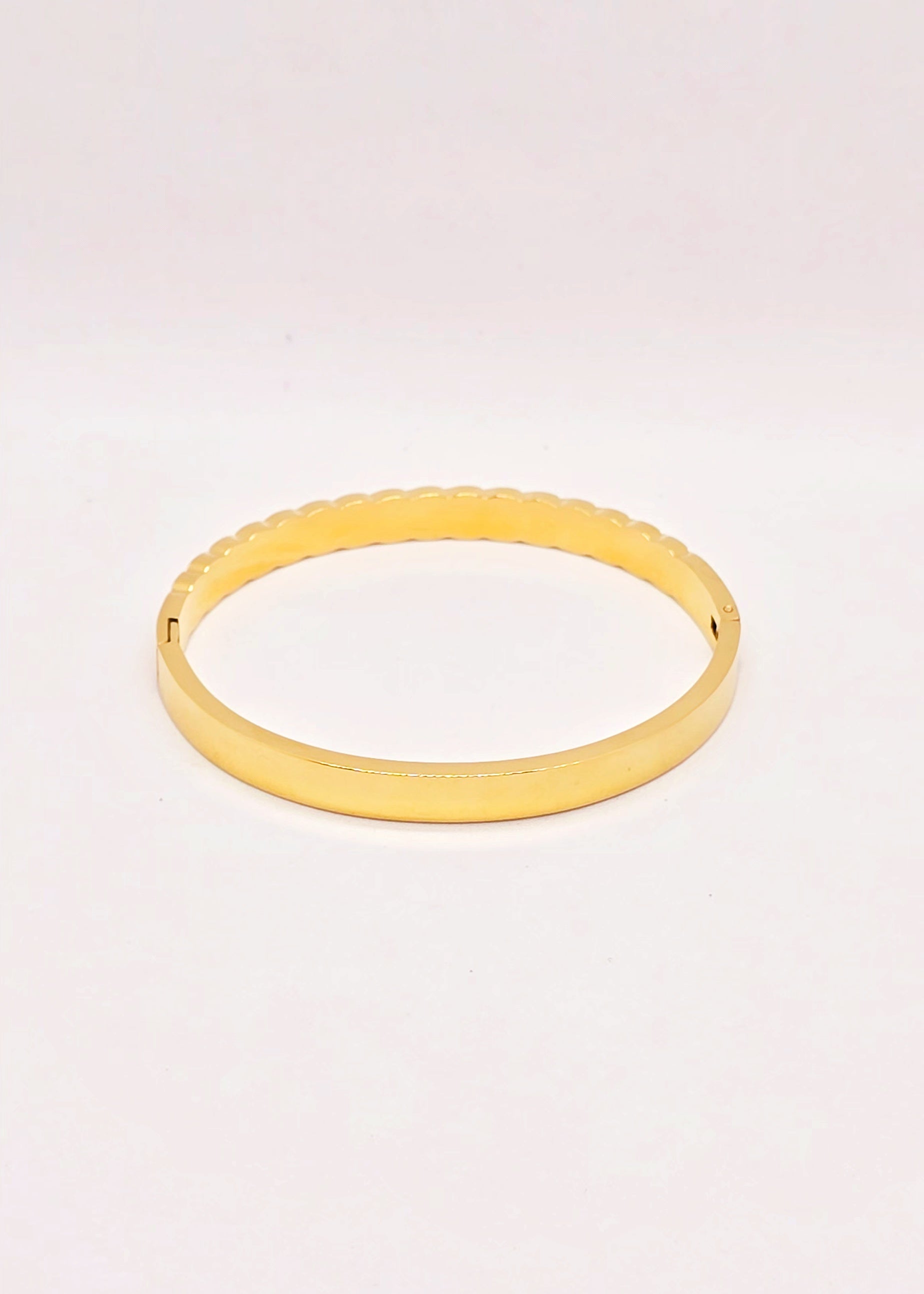 Adorniv Sleek Radiance Bracelet