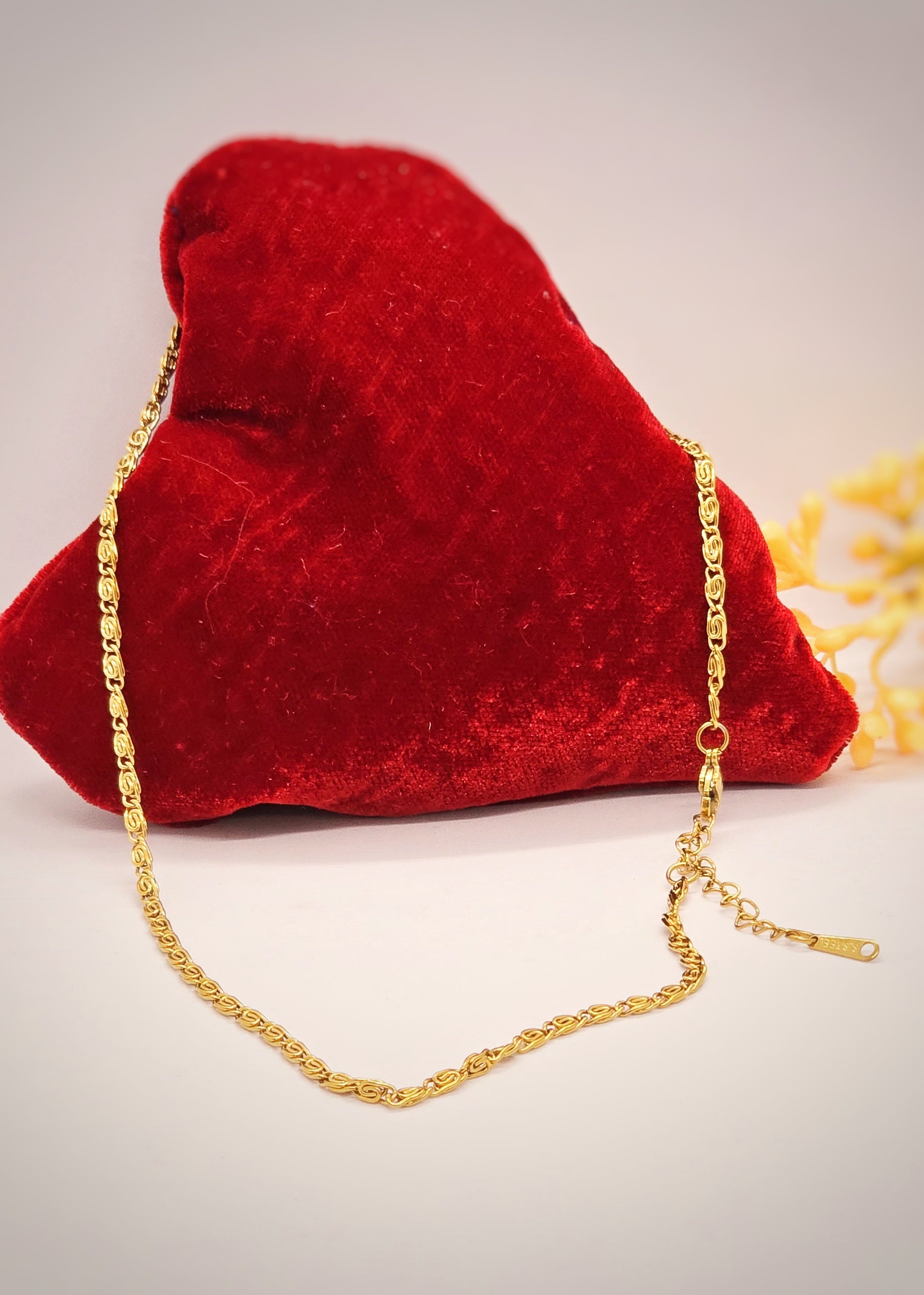 Adorniv Elegant Weave Chain Necklace