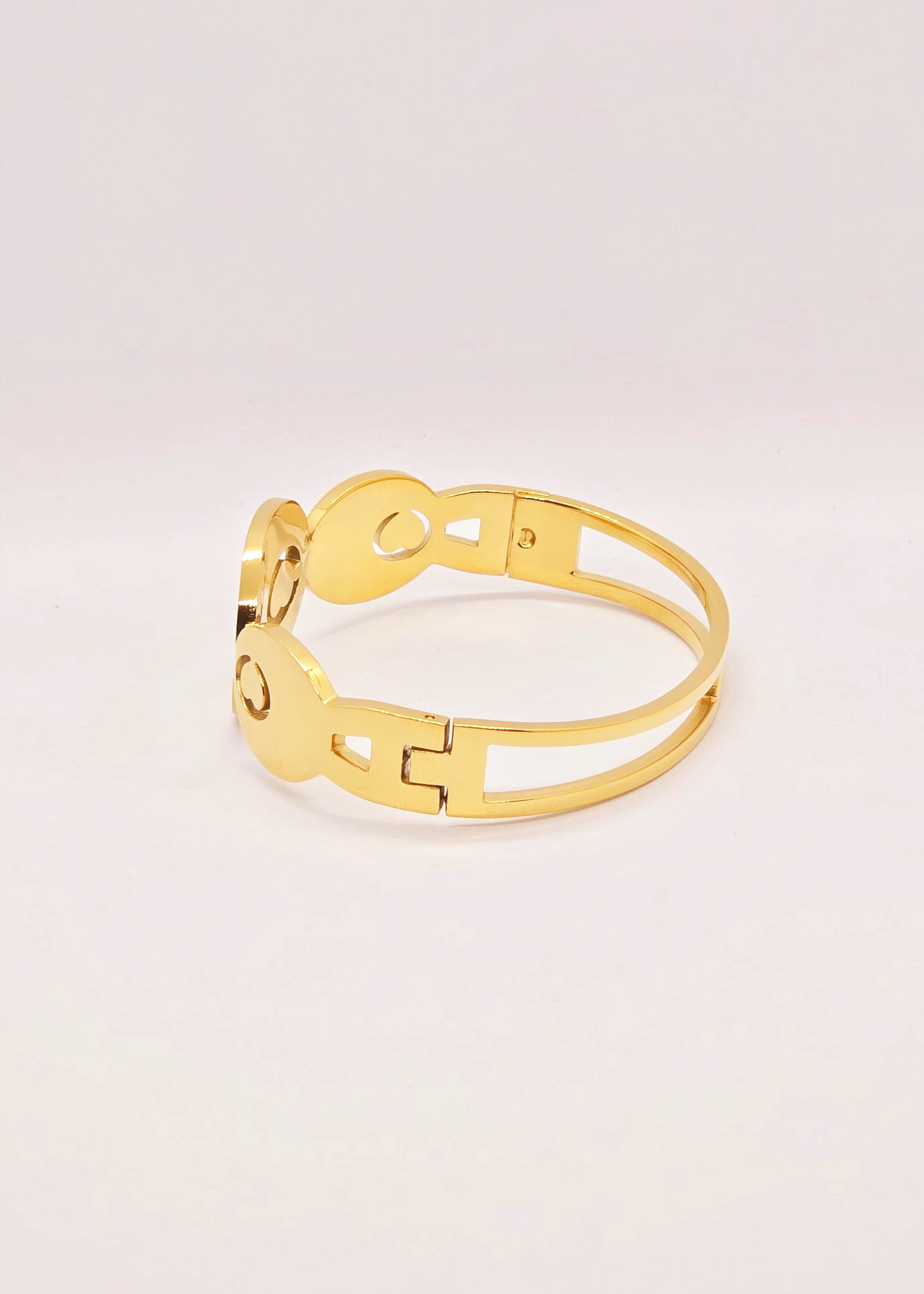 Adorniv Love Embrace Bracelet