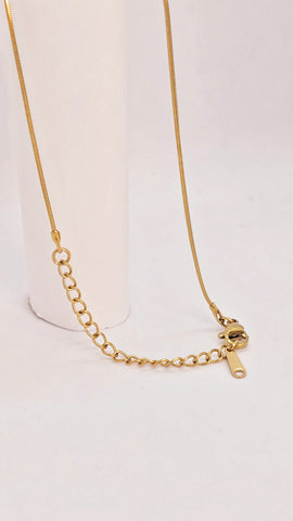 Adorniv Royal Gleam Necklace – Purple Stone Elegance