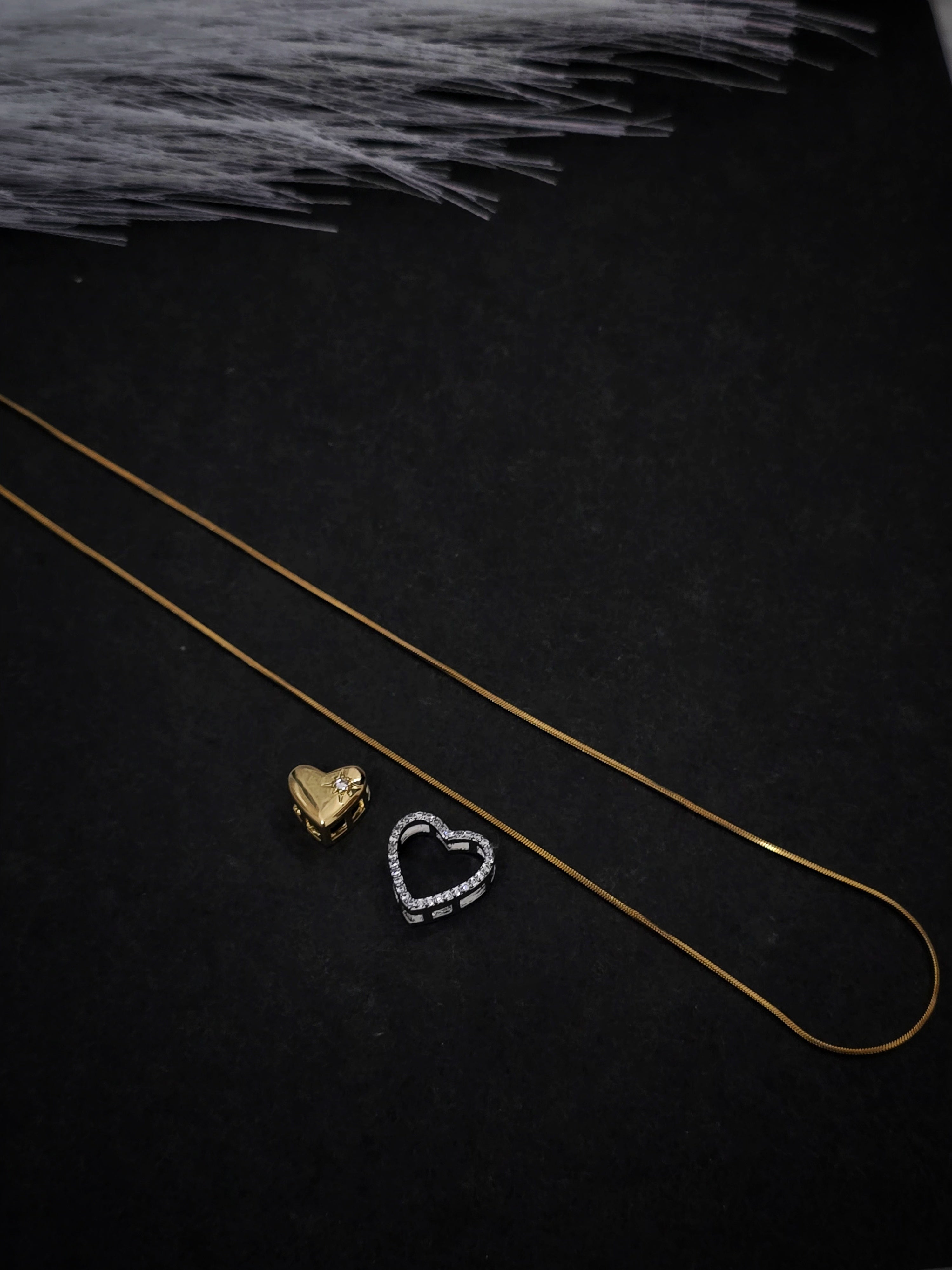 Adorniv 4-Way Gleaming Heart Convertible Necklace