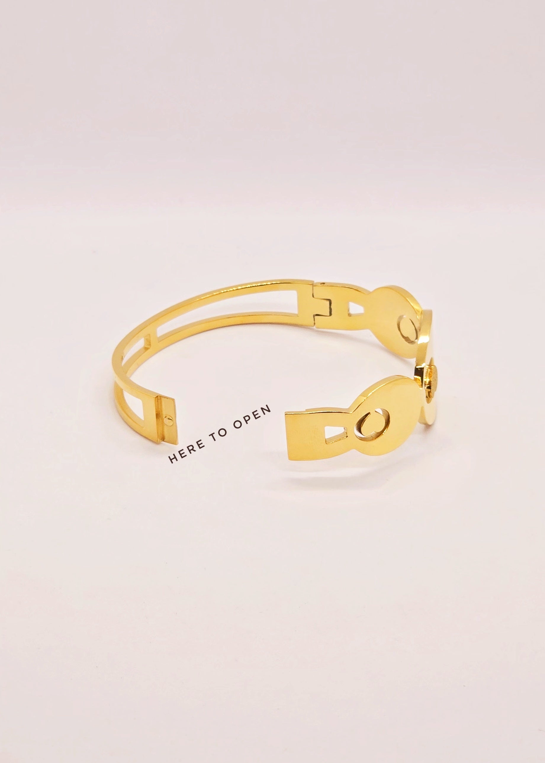 Adorniv Love Embrace Bracelet