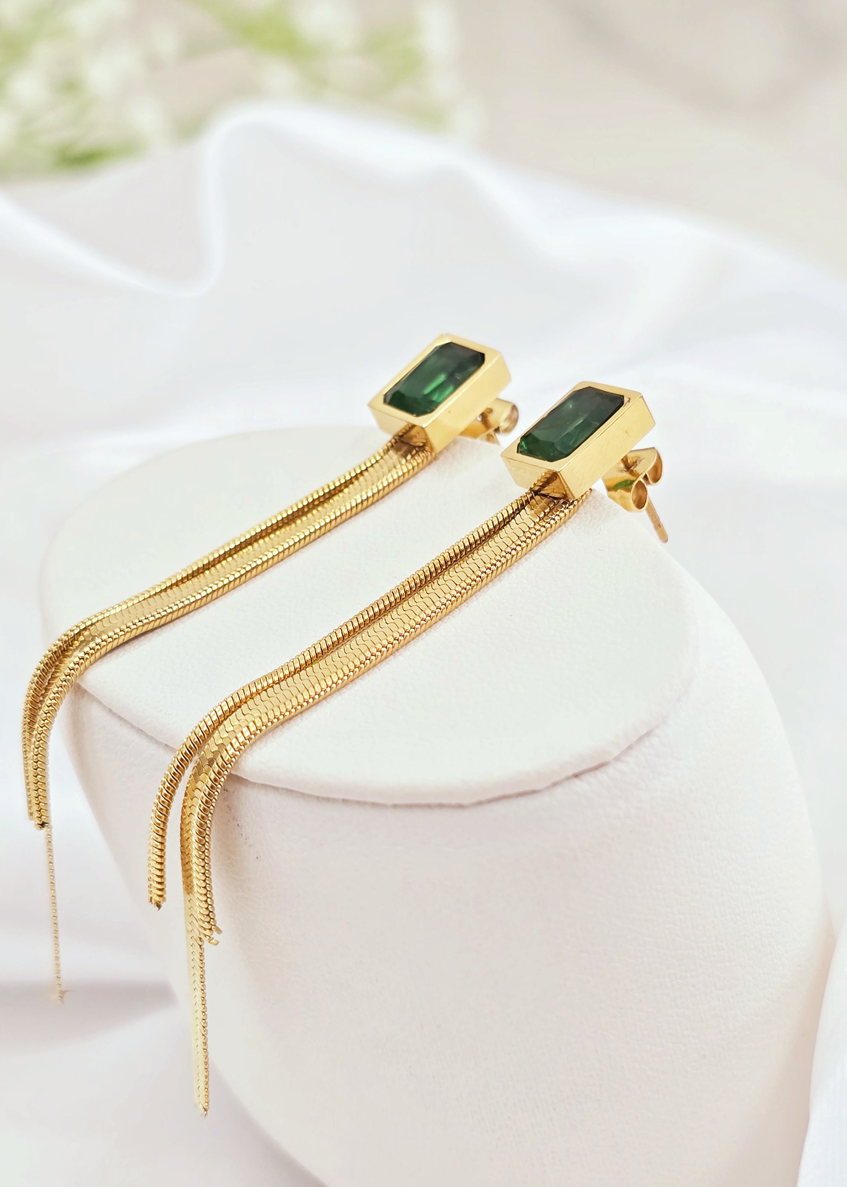Adorniv Emerald Luxe Trio Set – Necklace, Earrings & Bracelet